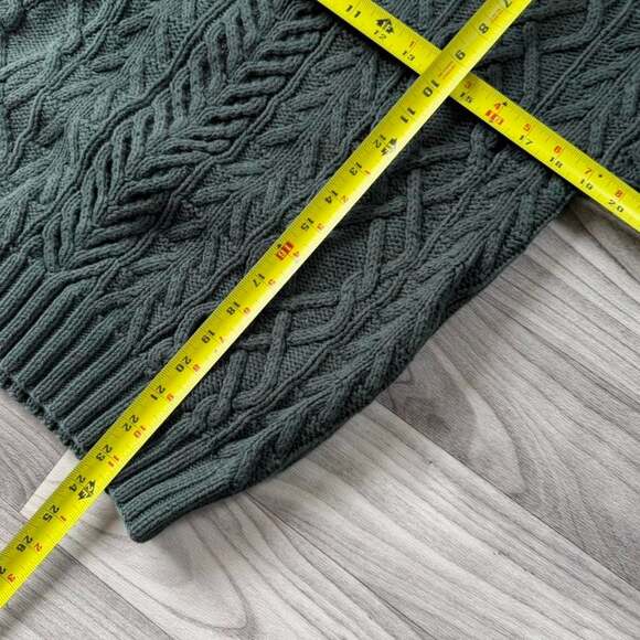 Vintage Regatta Sport Green Cable Knit V-Neck Sweater, XL — Old Money Style - Picture 7 of 7